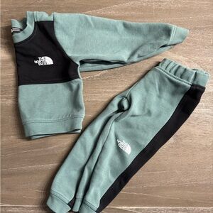 The North Face Kids Tech crew set